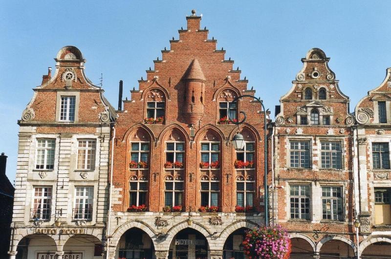 Hotel Les Trois Luppars Arras Exterior foto